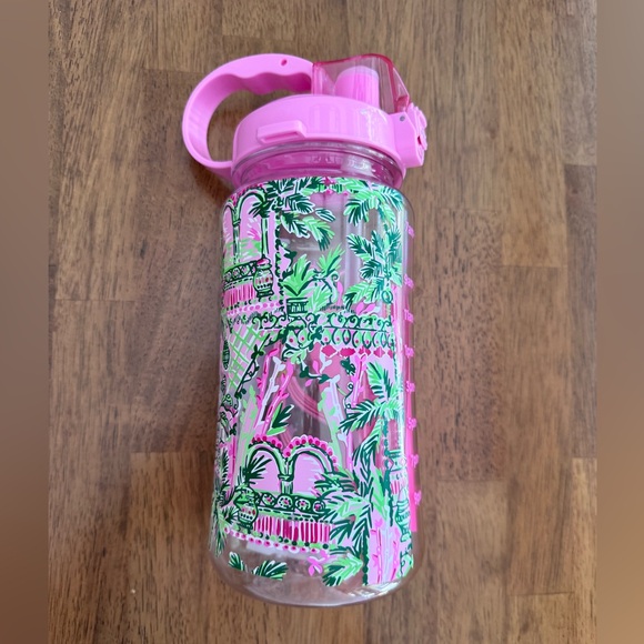 NWT Lilly Pulitzer Water Bottle 50.7fl oz. Mandevilla Baby Always Worth It - Picture 5 of 12